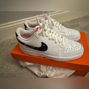 Nike Women's Court Vision Low White Multicoloured Hyperpink